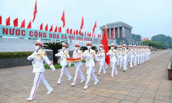 Lễ thượng cờ mừng Quốc khánh ở Lăng Chủ tịch Hồ Chí Minh