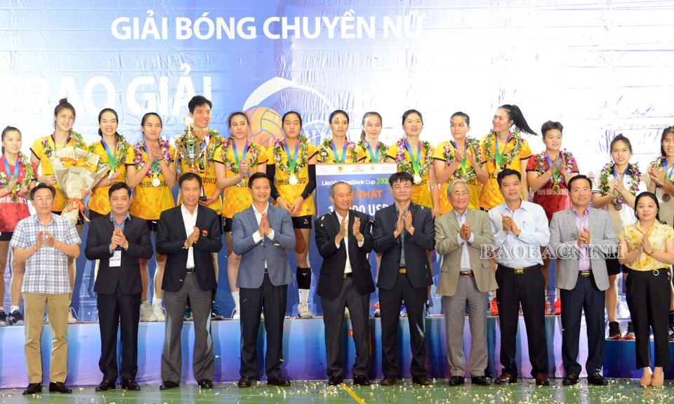 Ninh Bình Doveco giành Cúp Vô địch giải Bóng chuyền nữ Cúp LienVietPostBank 2022