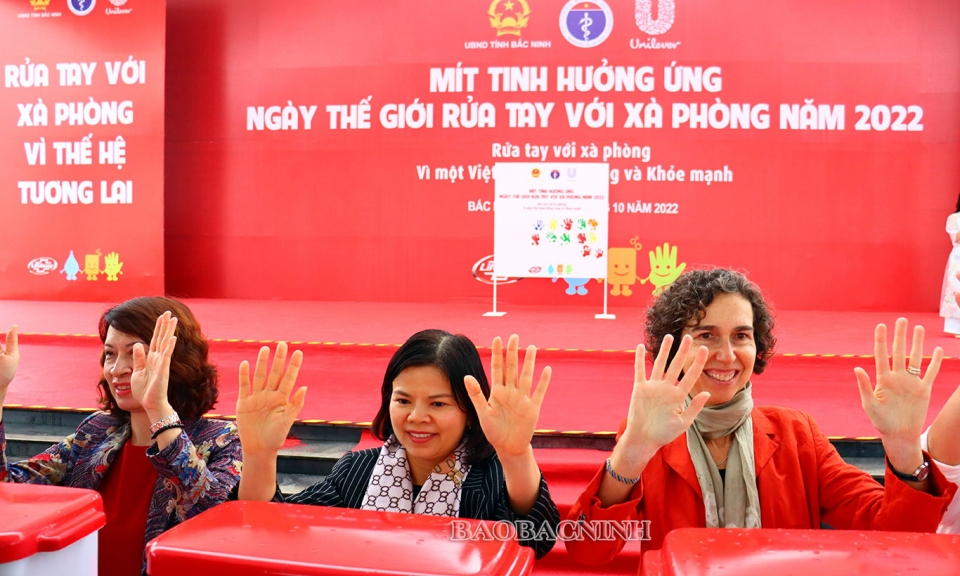 Mít tinh hưởng ứng Ngày Thế giới rửa tay với xà phòng