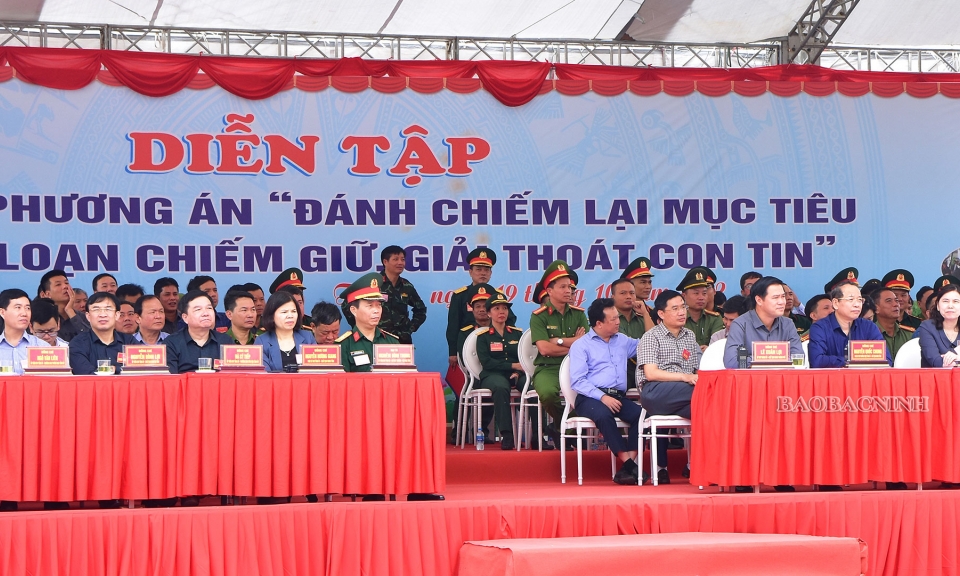 Diễn tập KVPT thành phố Từ Sơn: Thực binh thiết quân luật và xử trí tình huống A2