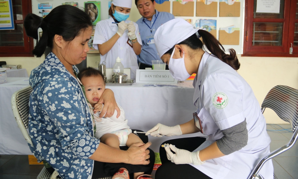 Trẻ dưới 1 tuổi được tiêm vắc xin Bại liệt mũi 2 trong chương trình tiêm chủng mở rộng