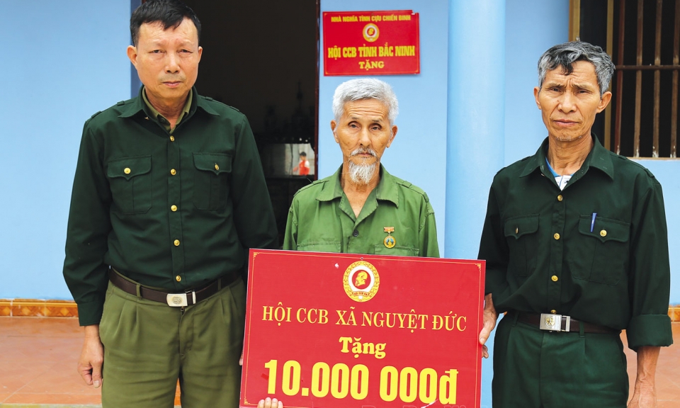 Cốt cách Bộ đội Cụ Hồ