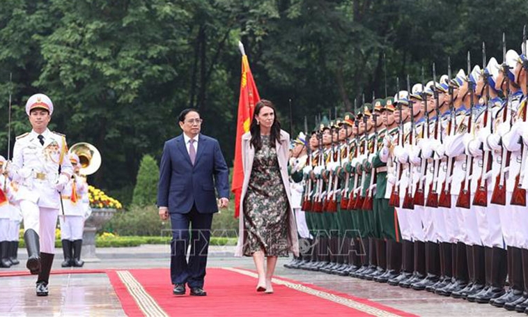 Thủ tướng Phạm Minh Chính chủ trì lễ đón Thủ tướng New Zealand