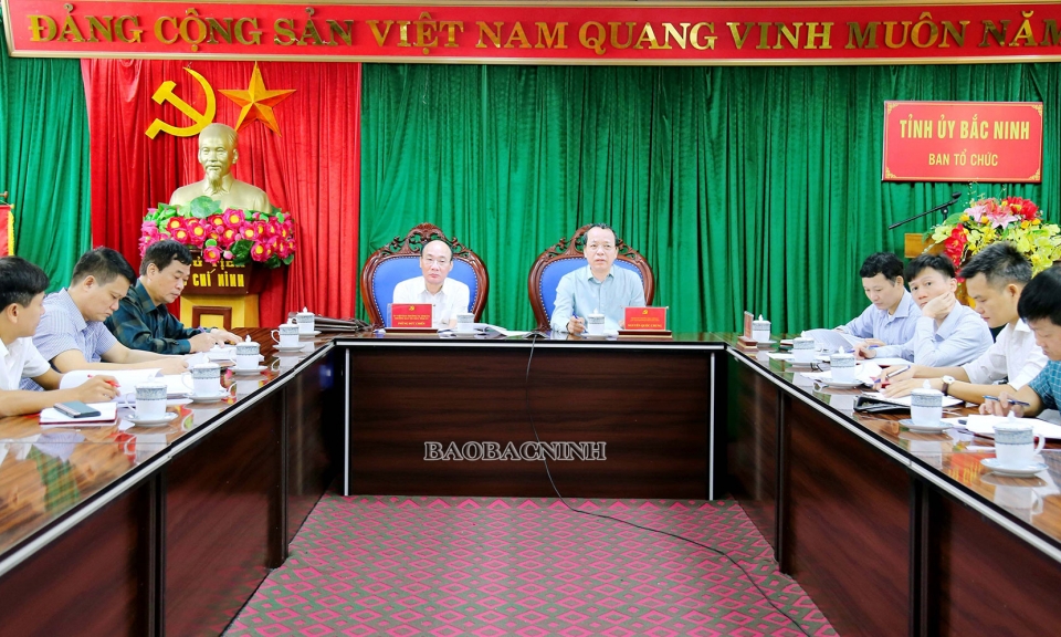 Góp ý vào dự thảo báo cáo 5 năm thực hiện Nghị quyết số 18-NQ/TW