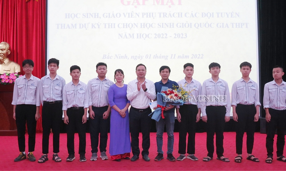 Gặp mặt các đội tuyển tham dự kỳ thi học sinh giỏi Quốc gia THPT năm học 2022-2023