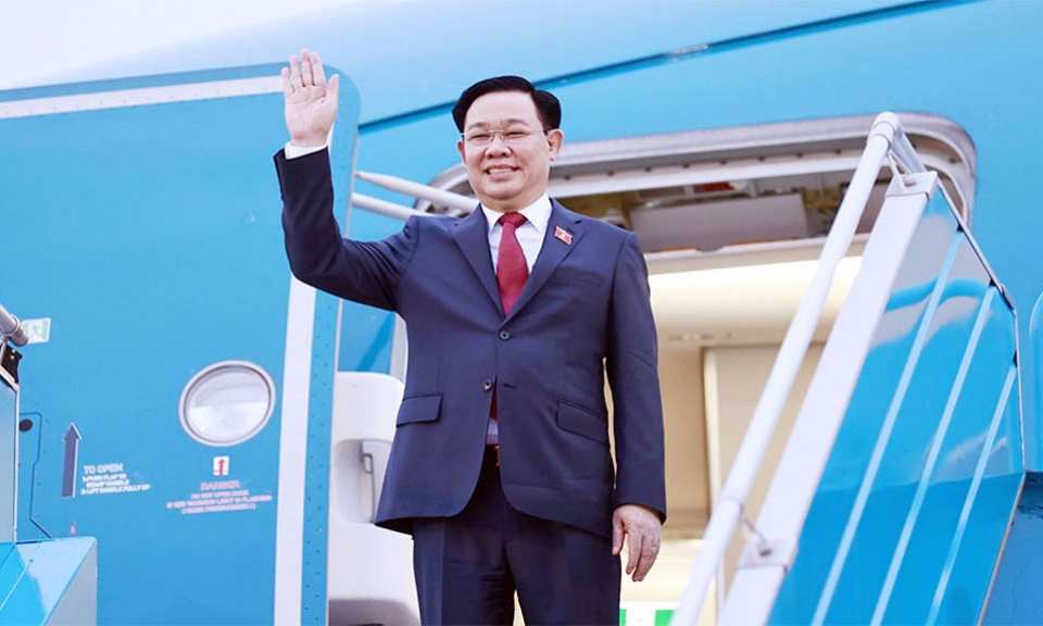 Chủ tịch Quốc hội lên đường thăm chính thức Australia và New Zealand