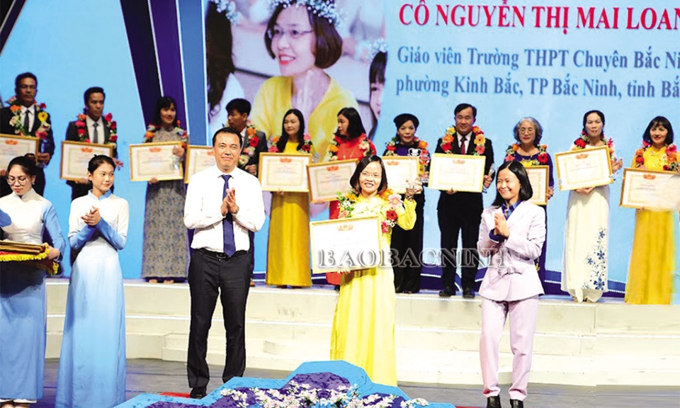 Người truyền lửa đam mê môn Lịch sử  cho học sinh