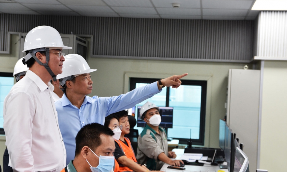 Sớm đưa Nhà máy đốt rác  công nghệ cao vào hoạt động