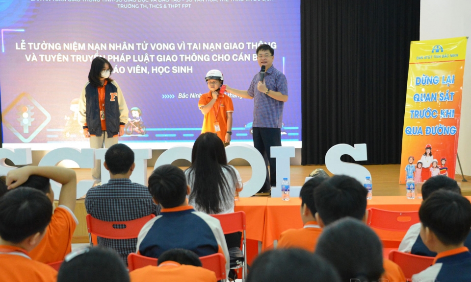 Tăng cường tuyên truyền, phổ biến  giáo dục pháp luật về trật tự ATGT  trong trường học