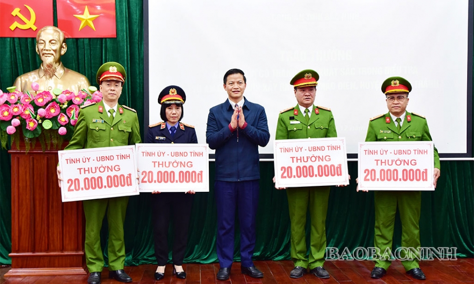 UBND tỉnh thưởng nóng các đơn vị phá vụ án Giết người tại xã Mão Điền