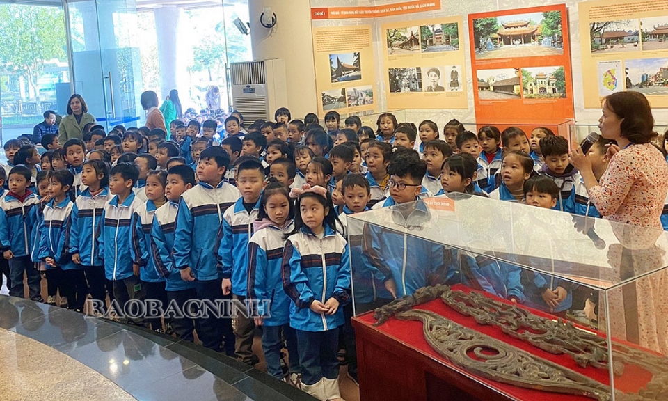 Đẩy mạnh giáo dục truyền thống cho thanh thiếu nhi