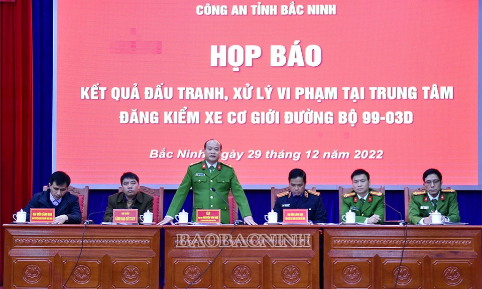 Họp báo thông tin kết quả đấu tranh, xử lý vi phạm tại Trung tâm đăng kiểm xe cơ giới đường bộ 99-03D