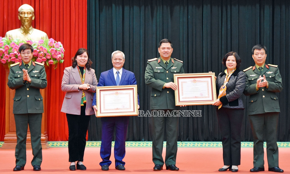 Triển khai công tác quốc phòng địa phương, giáo dục quốc phòng và an ninh năm 2023