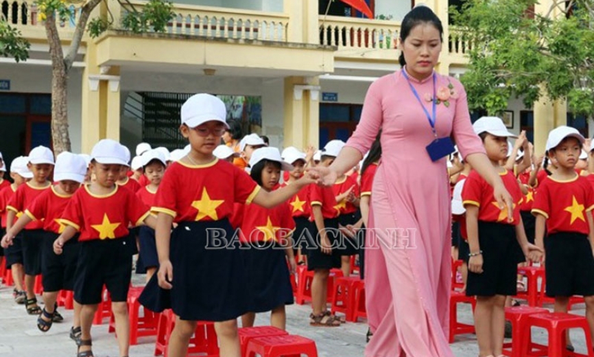 Quan tâm xây dựng trường chuẩn quốc gia, trường điểm và mặt nổi trội cấp Tiểu học năm học 2022-2023 