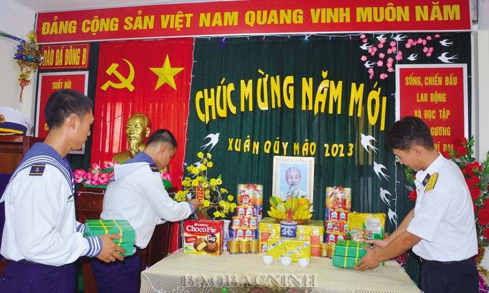 Xuân trên cánh sóng Trường Sa