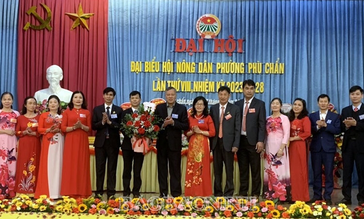 Hội Nông dân phường Phù Chẩn tổ chức thành công Đại hội điểm