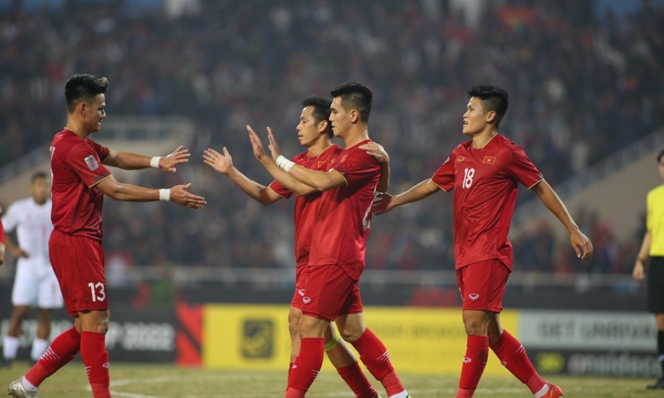 Thắng Myanmar 3-0, Việt Nam gặp Indonesia ở bán kết