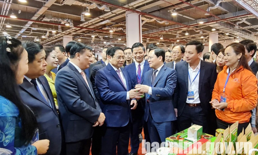 Vùng Đồng bằng sông Hồng phải dẫn dắt quá trình cơ cấu lại nền kinh tế và chuyển đổi mô hình tăng trưởng của cả nước
