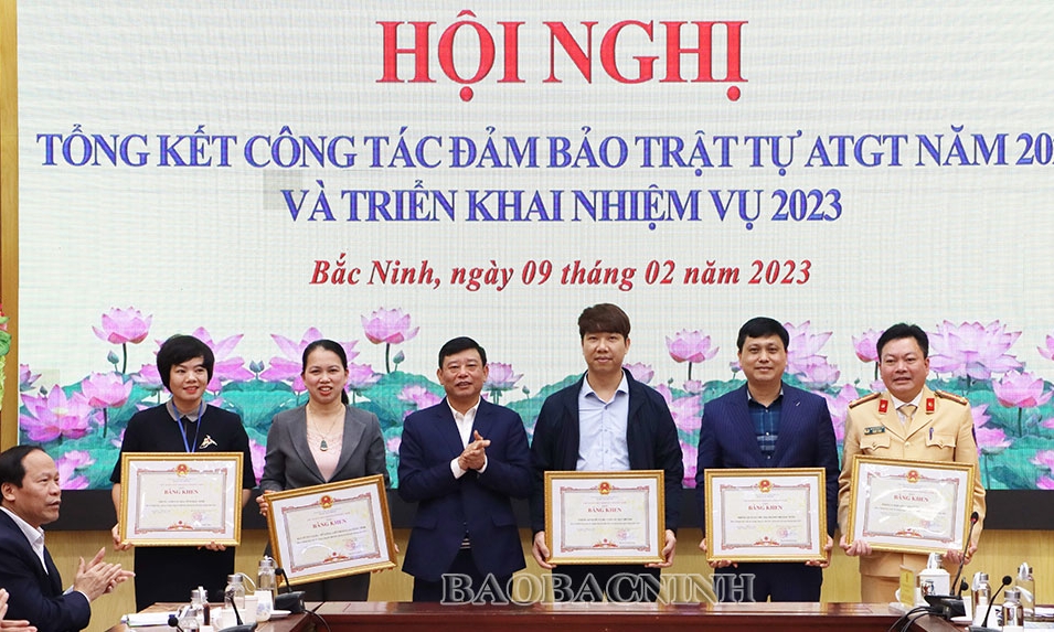 Tiếp tục có giải pháp quyết liệt hơn nhằm kiềm chế tai nạn giao thông