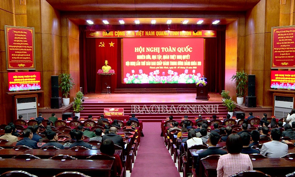 Nâng cao hiệu quả học tập, nghiên cứu,  quán triệt, triển khai thực hiện Nghị quyết của Đảng