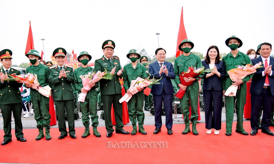 Bắc Ninh tổ chức Lễ giao, nhận quân trang trọng, đủ chỉ tiêu