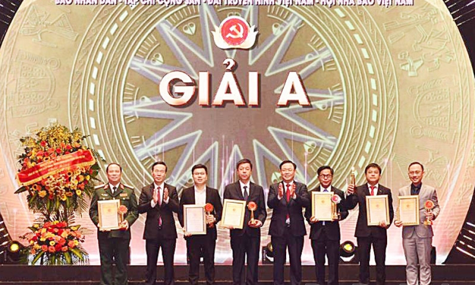 Trao Giải báo chí toàn quốc về xây dựng Đảng lần thứ VII