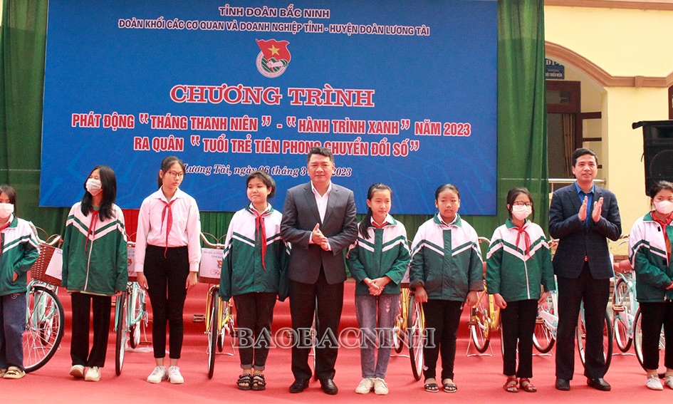 Phát động “Tháng Thanh niên”-“Hành trình xanh” và ra quân “Tuổi trẻ tiên phong chuyển đổi số”