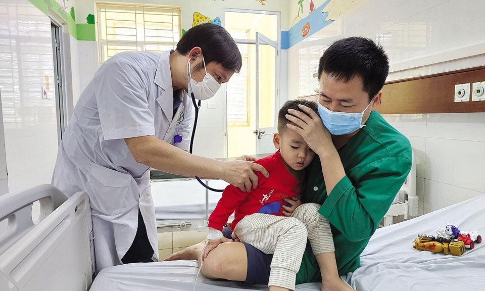 Tự ý dùng kháng sinh  khi mắc Cúm làm bệnh nặng hơn
