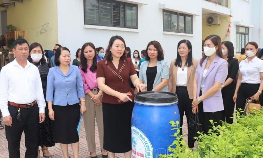 Hội LHPN thị xã Quế Võ phát động thi đua “Phụ nữ thực hiện an toàn giao thông”