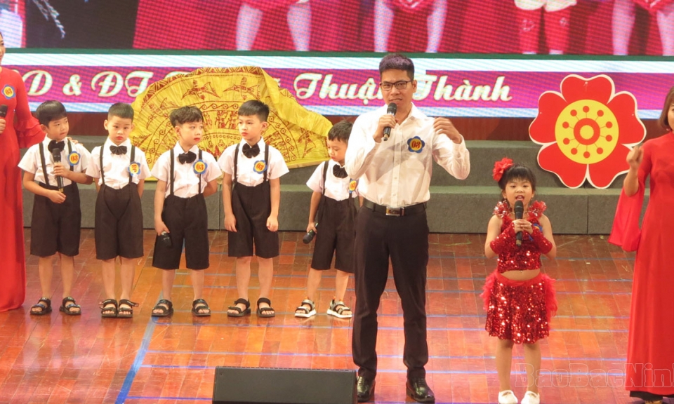 Hội thi "Gia đình và người công dân tí hon”
