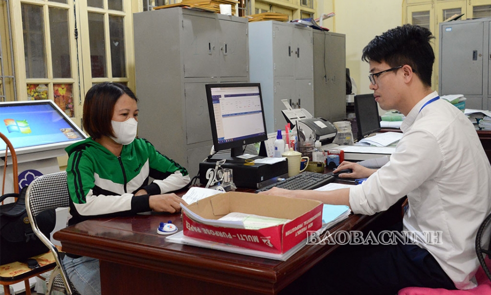 Đẩy mạnh các giải pháp phát triển số người  tham gia BHXH, BHYT