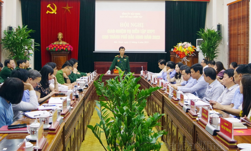 Giao nhiệm vụ diễn tập khu vực phòng thủ thành phố Bắc Ninh