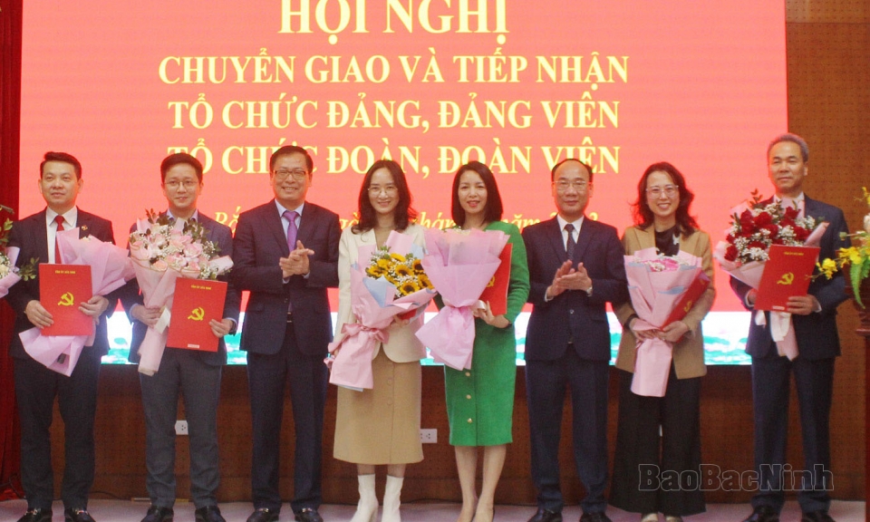 Chuyển giao các tổ chức Đảng và đảng viên, tổ chức đoàn và đoàn viên