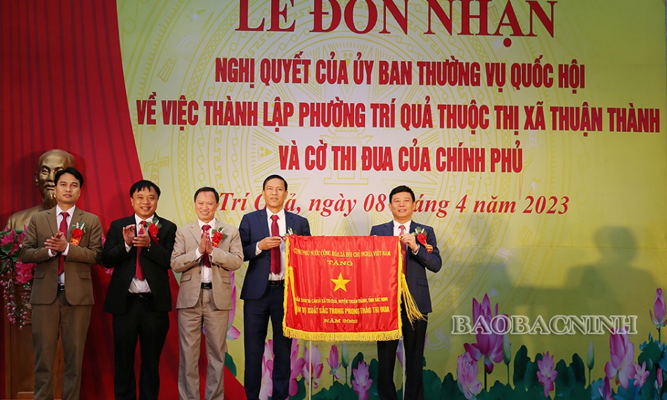 Xã Trí Quả đón nhận Cờ thi đua của Chính phủ