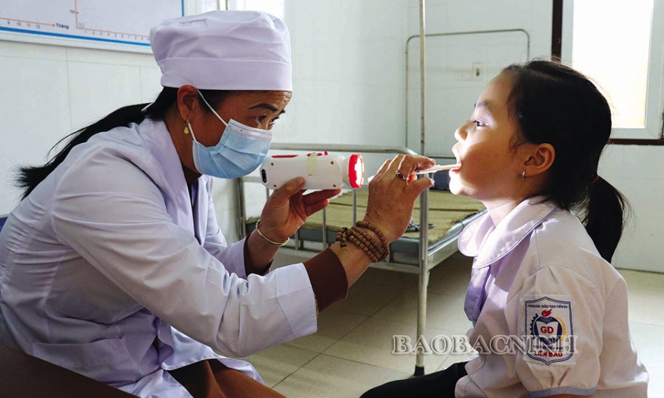 Chuyện về nữ y sỹ “nhảy dù”  hơn 20 năm làm Trạm trưởng