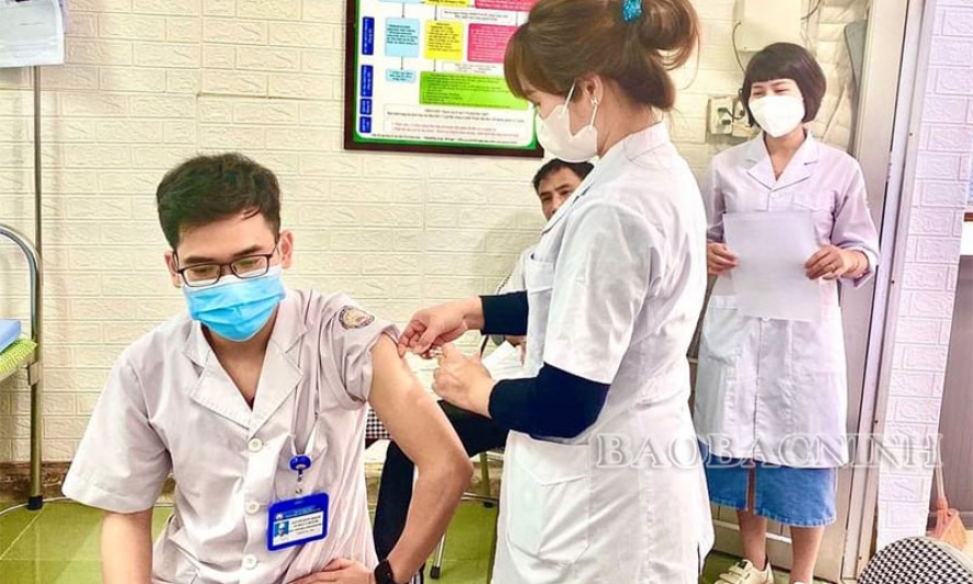 2.600 nhân viên y tế được tiêm vắc-xin phòng Cúm