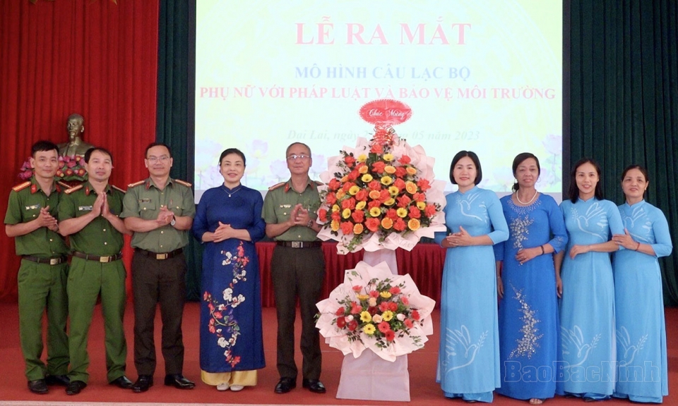 Ra mắt Câu lạc bộ “Phụ nữ với pháp luật và bảo vệ môi trường”