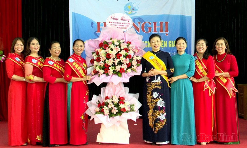 Gia Bình ra mắt Câu lạc bộ Phụ nữ thanh lịch