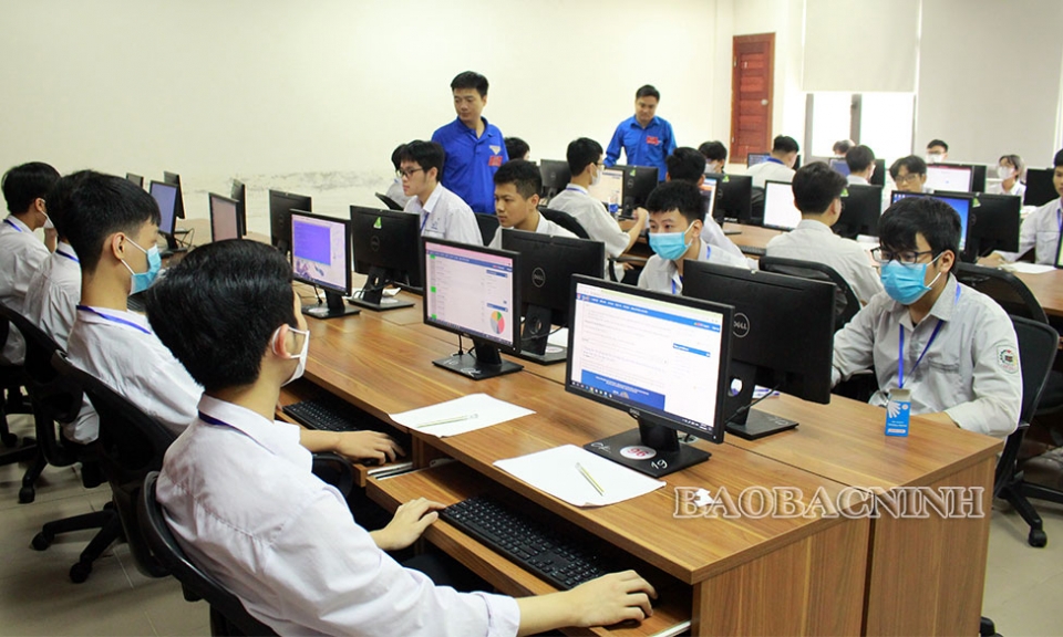 135 thí sinh tham gia Hội thi Tin học trẻ tỉnh lần thứ XX