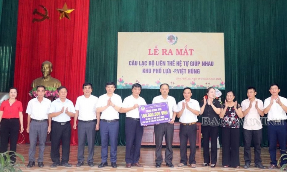 Ra mắt mô hình Câu lạc bộ Liên thế hệ tự giúp nhau thôn khu phố Lựa