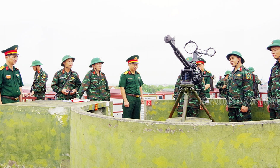 Quân khu 1 kiểm tra công tác phòng không nhân dân