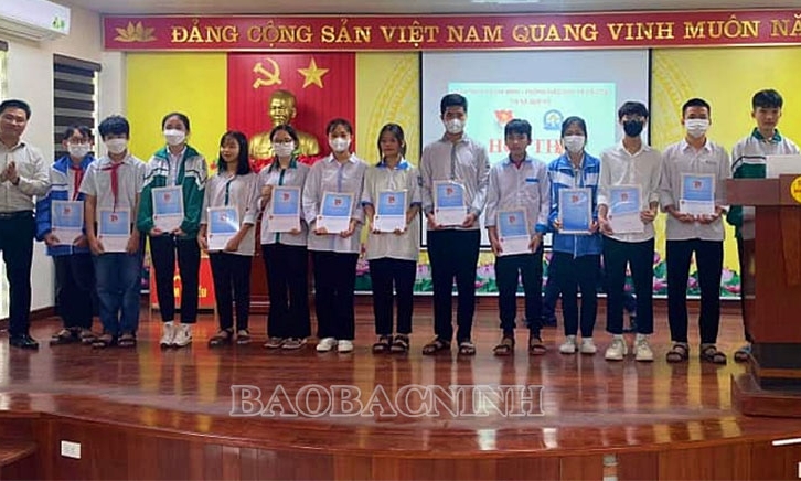 Gần 100 thí sinh tham gia hội thi tin học trẻ thị xã Quế Võ