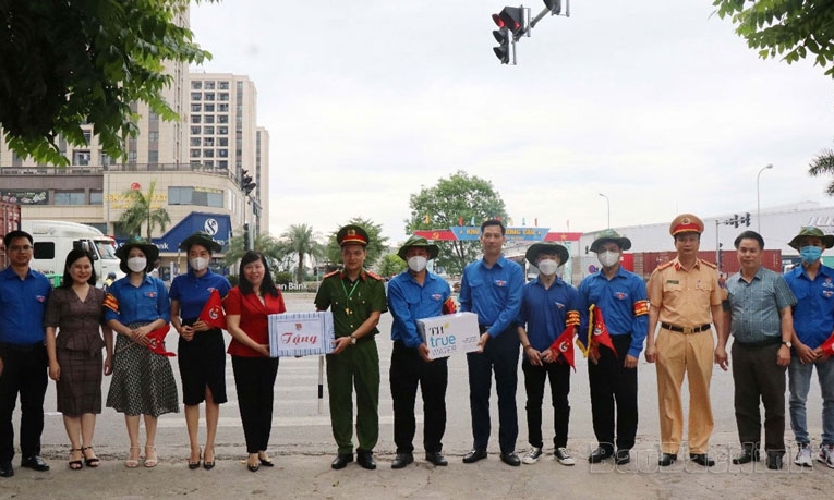 Hơn 1.200 đoàn viên, thanh niên tham gia tuyên truyền, bảo  đảm trật tự An toàn giao thông