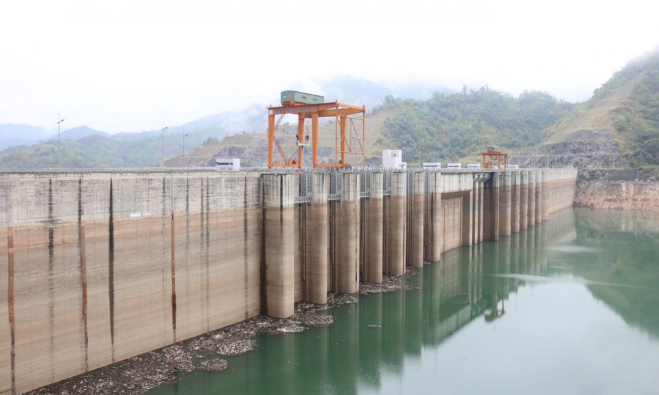 Hệ thống điện Quốc gia đối mặt với khó khăn khi thời tiết nắng nóng kéo dài trên diện rộng