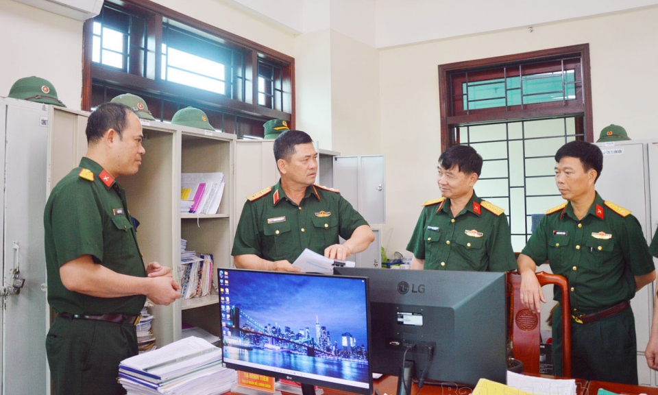 Quân khu 1 kiểm tra công tác quân sự, quốc phòng địa phương