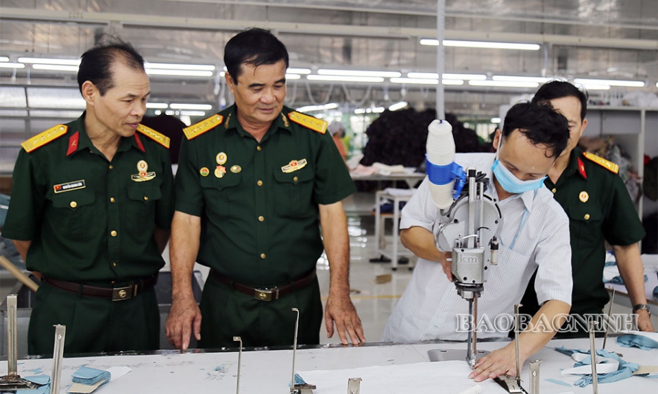 Học Bác từ những điều giản dị