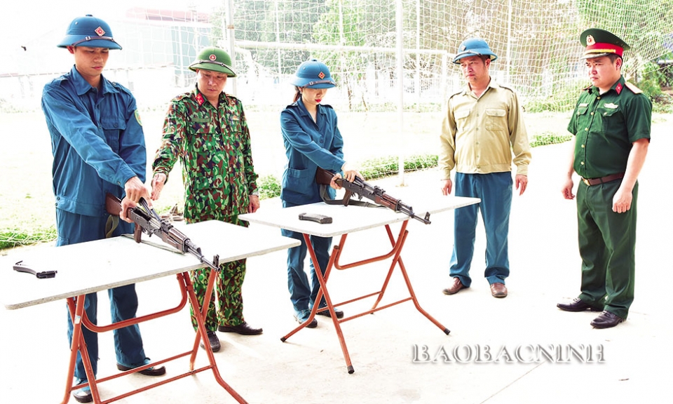 Dân quân tự vệ thành phố Bắc Ninh trong mùa huấn luyện