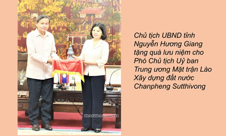Chairwoman Nguyen Huong Giang receives Vice President of the Lao Front for National Construction (LFNC)’s Central Committee