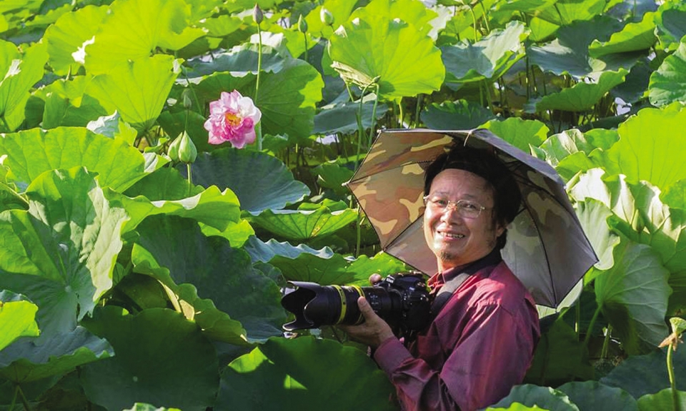 NSNA Trần Phan - Người lan tỏa vẻ đẹp  sen nhị sắc Gia Bình