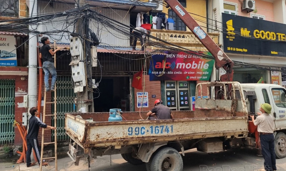 Thành phố Từ Sơn triển khai đồng bộ, quyết liệt các giải pháp bảo đảm hành lang ATGT